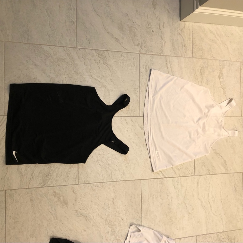 2 Nike Women’s Shirt - Picture 3 of 8